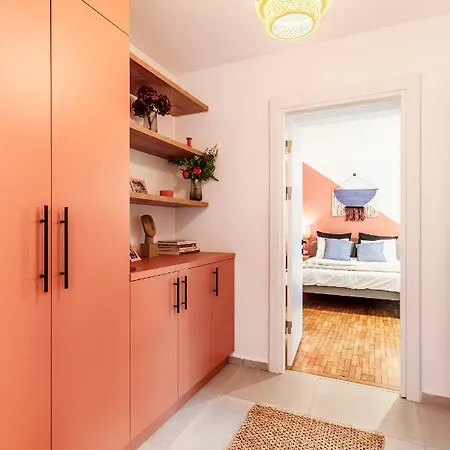 Central Modern Flat Near Metro & Park *