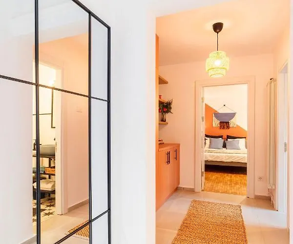 Central Modern Flat Near Metro & Park Apartamento